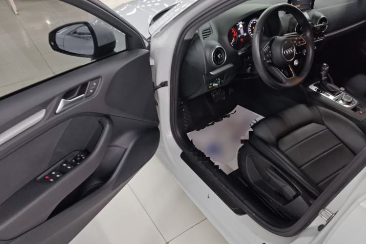 Used Audi A3 2020 Restyled Sportback 35 TFSI Entry-Level China VI Emission Standard Driver Seat