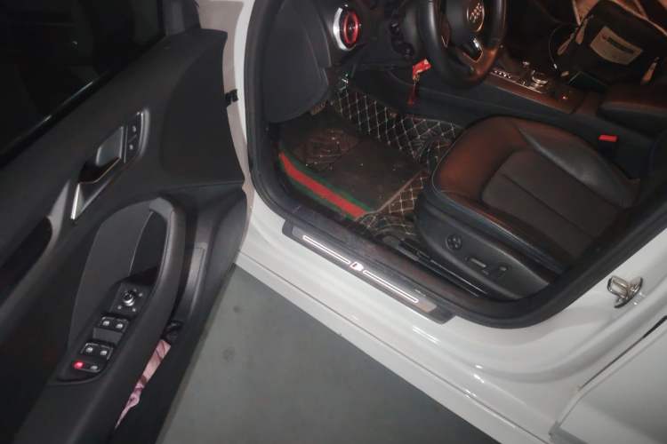 Used Audi A3 2020 Limousine 35 TFSI Fashion Edition China VI Emission Standard Driver Seat