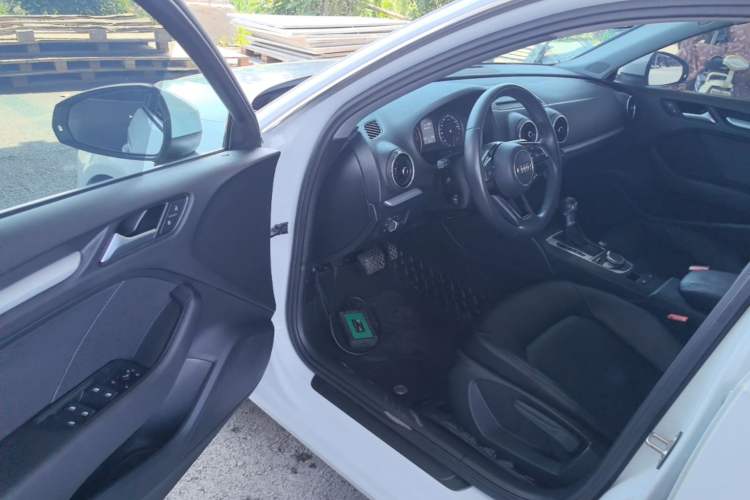 Used Audi A3 2020 Restyled Sportback 35 TFSI Entry-Level China VI Emission Standard Driver Seat