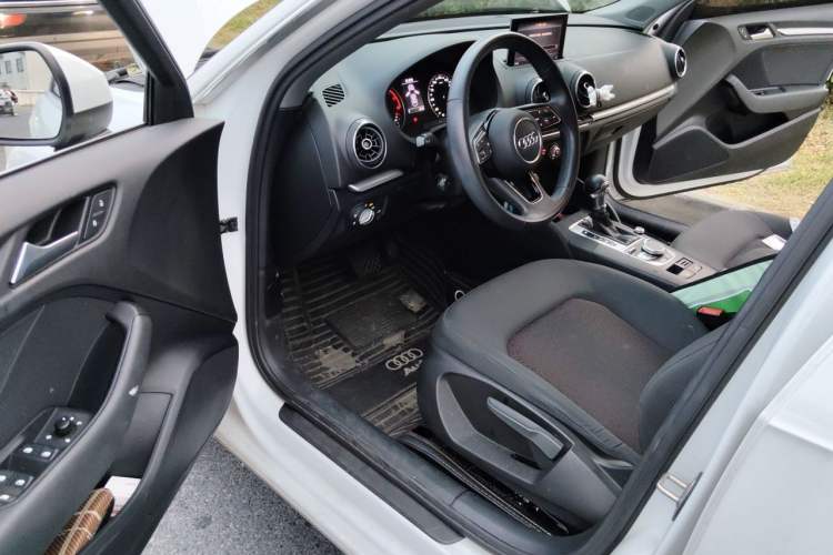 Used Audi A3 2020 Sportback 35 TFSI Ambition China VI Driver Seat