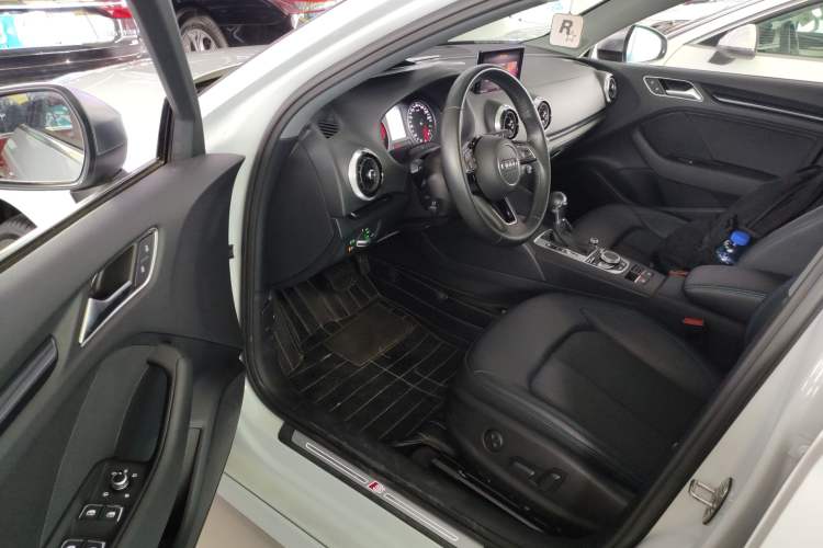 Used Audi A3 2020 Limousine 35 TFSI Fashion Edition China VI Emission Standard Driver Seat