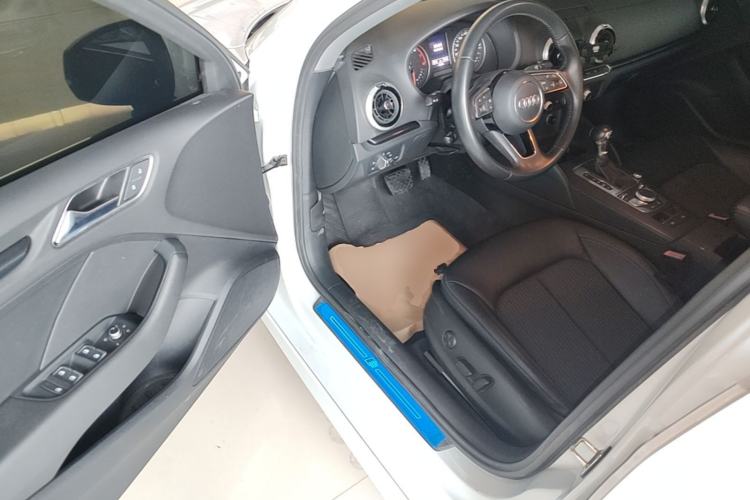 Used Audi A3 2020 Limousine 35 TFSI Fashion Edition China VI Emission Standard Driver Seat