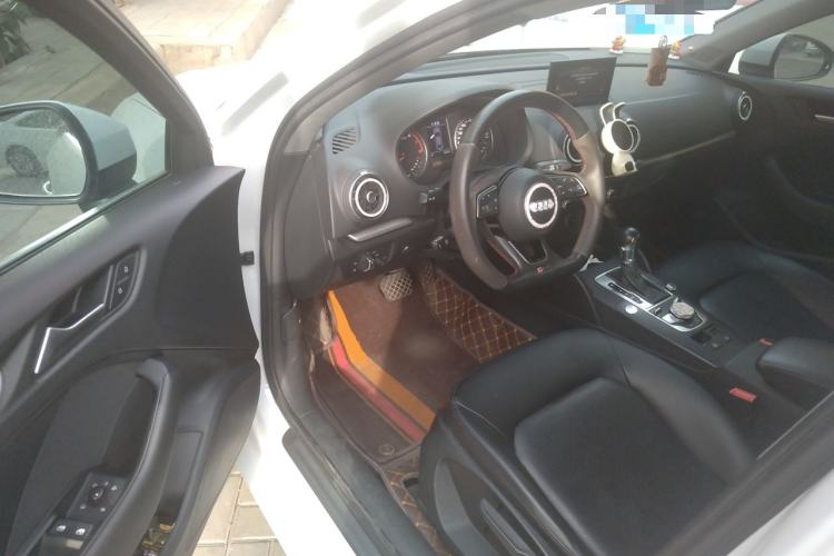 Used Audi A3 2020 Limousine 35 TFSI Ambition China VI Driver Seat