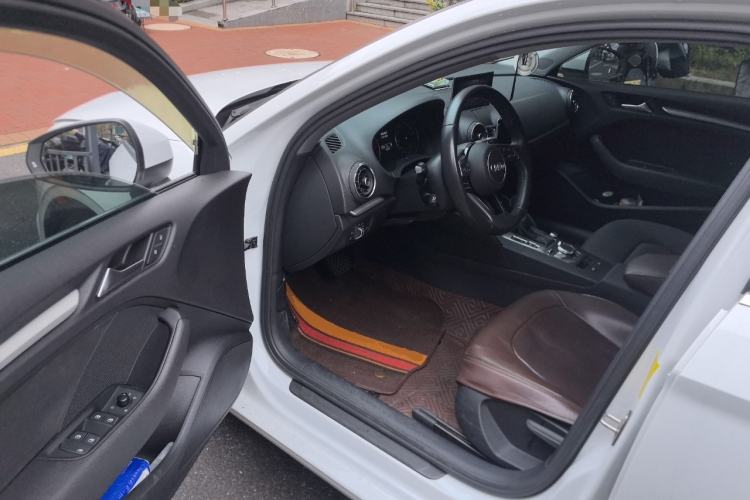 Used Audi A3 2020 Limousine 35 TFSI Ambition China VI Driver Seat