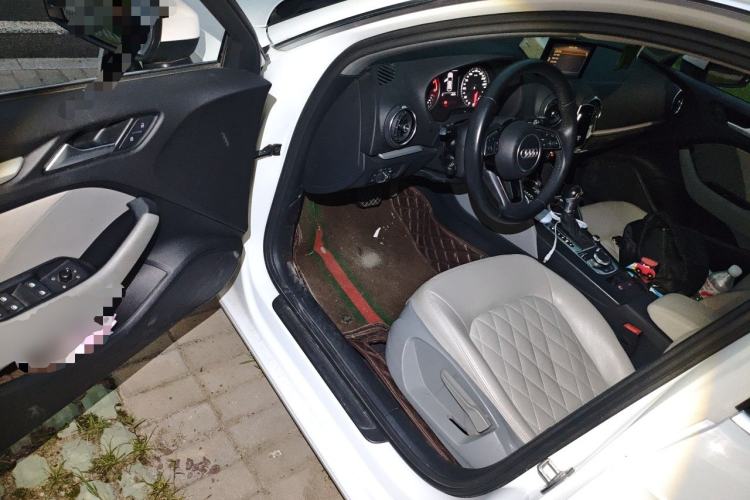 Used Audi A3 2020 Restyled Sportback 35 TFSI Entry-Level China VI Emission Standard Driver Seat