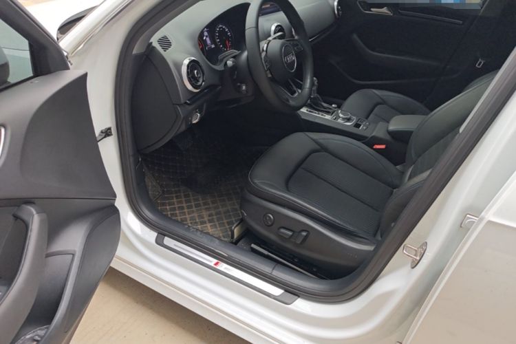 Used Audi A3 2020 Sportback 35 TFSI Fashion Edition China VI Emission Standard Driver Seat