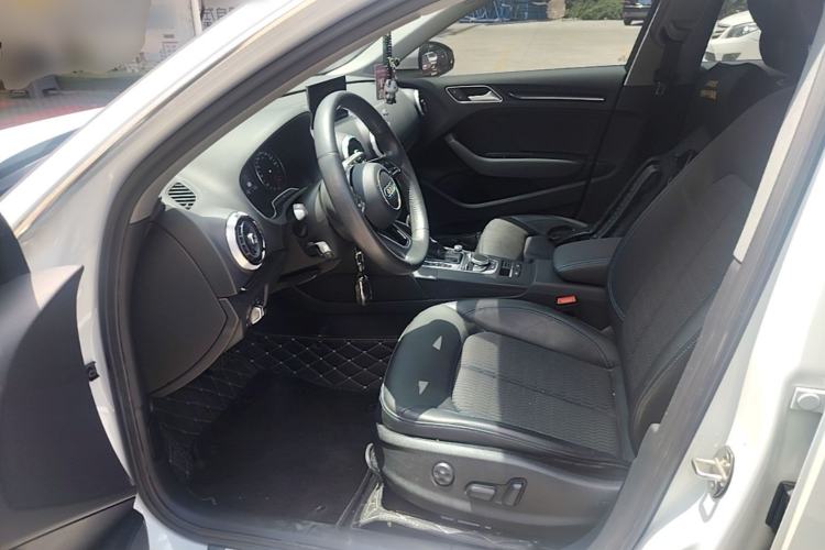 Used Audi A3 2020 Sportback 35 TFSI Fashion Edition China VI Emission Standard Driver Seat