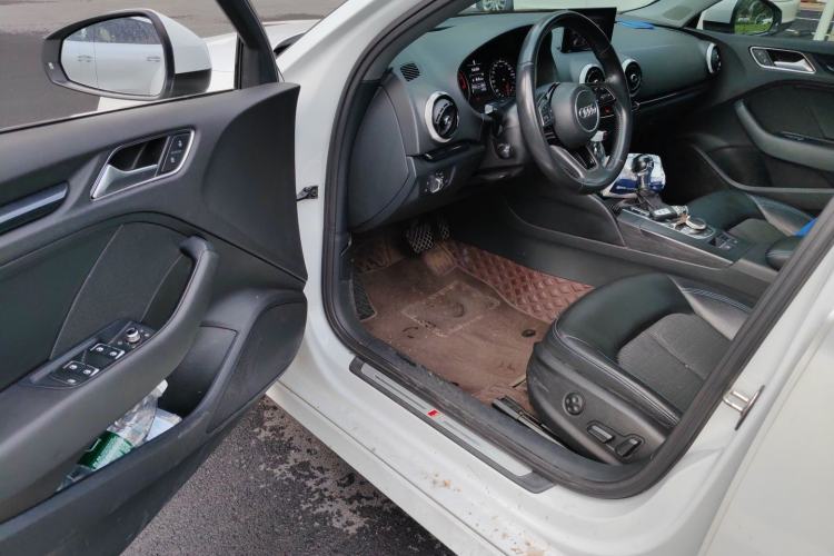 Used Audi A3 2020 Limousine 35 TFSI Fashion Edition China VI Emission Standard Driver Seat