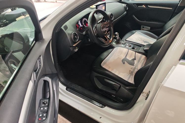 Used Audi A3 2020 Limousine 35 TFSI Ambition China VI Driver Seat