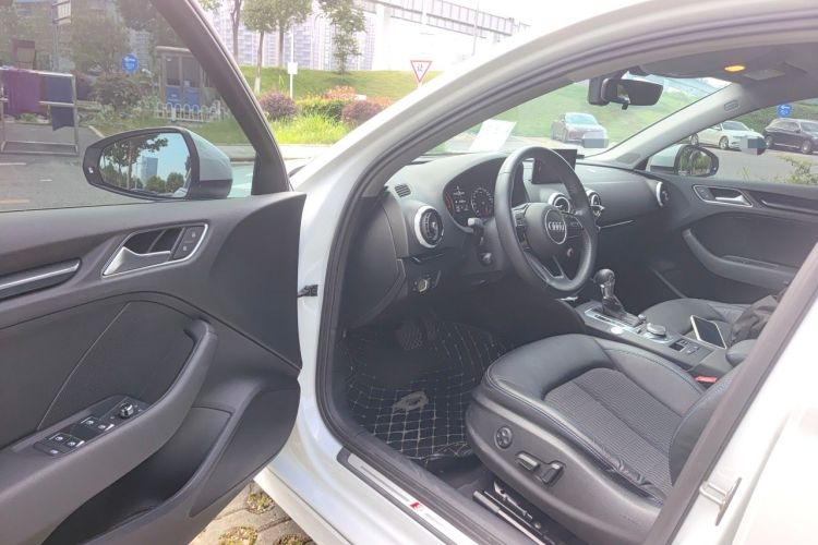 Used Audi A3 2020 Limousine 35 TFSI Fashion Edition China VI Emission Standard Driver Seat