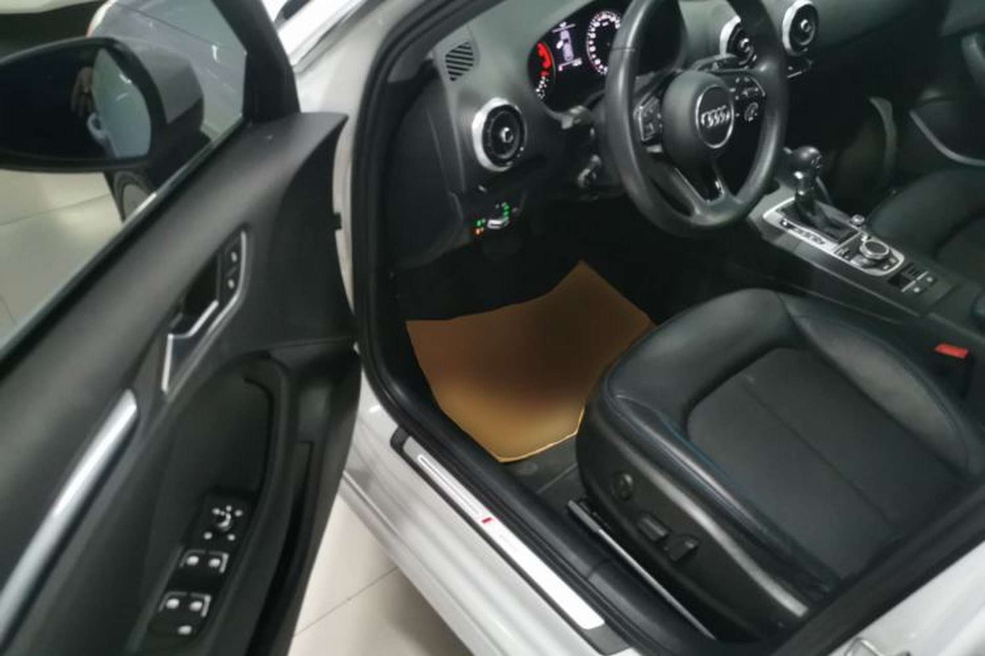 Used Audi A3 2020 Sportback 35 TFSI Fashion Edition China VI Emission Standard Driver Seat