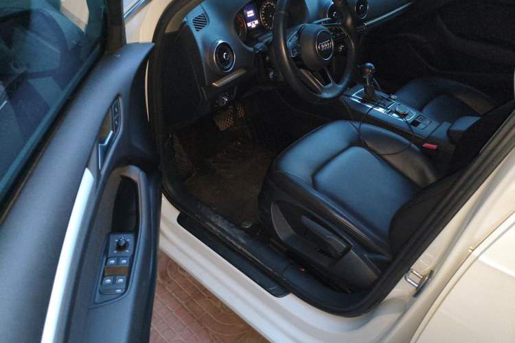 Used Audi A3 2020 Sportback 35 TFSI Ambition China VI Driver Seat