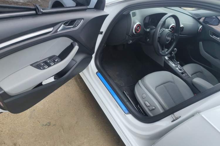 Used Audi A3 2020 Sportback 35 TFSI Fashion Edition China VI Emission Standard Driver Seat