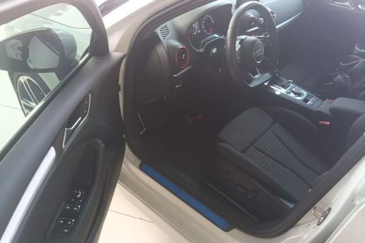 Used Audi A3 2020 Limousine 35 TFSI Sporty Version China VI Driver Seat