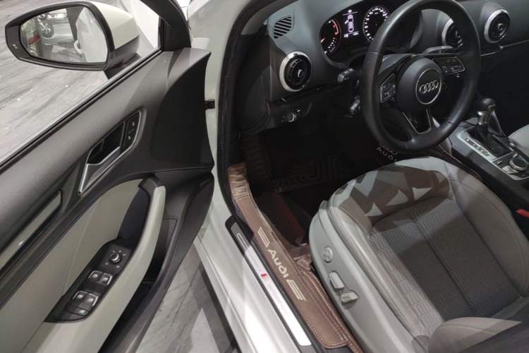 Used Audi A3 2020 Limousine 35 TFSI Fashion Edition China VI Emission Standard Driver Seat