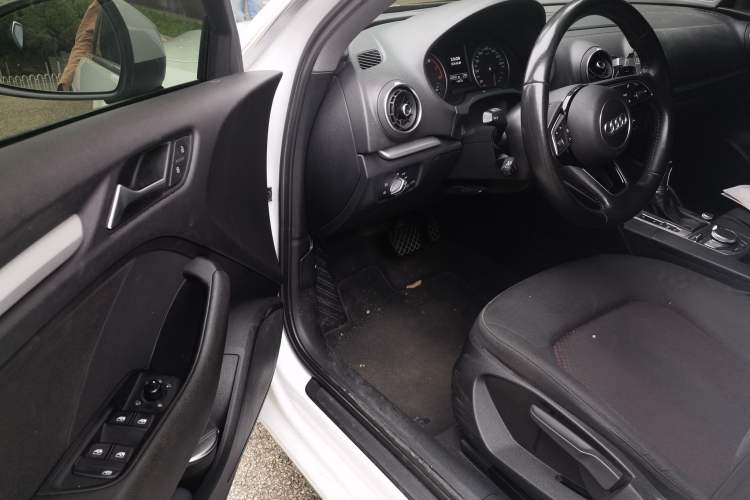 Used Audi A3 2020 Sportback 35 TFSI Ambition China VI Driver Seat