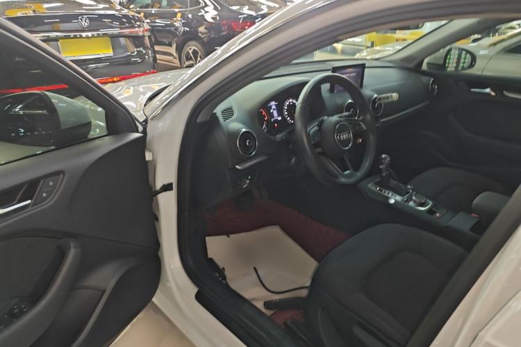 Used Audi A3 2020 Restyled Sportback 35 TFSI Entry-Level China VI Emission Standard Driver Seat