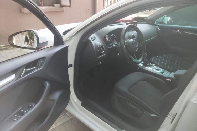 Used Audi A3 2020 Restyled Sportback 35 TFSI Entry-Level China VI Emission Standard Driver Seat