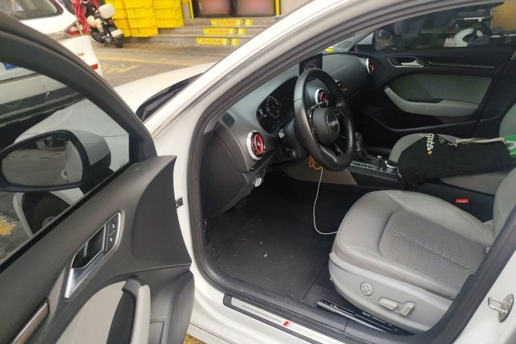 Used Audi A3 2020 Sportback 35 TFSI Fashion Edition China VI Emission Standard Driver Seat