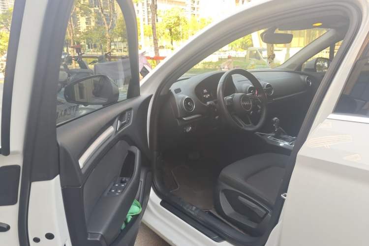 Used Audi A3 2020 Limousine 35 TFSI Style Edition China VI Emission Standard Driver Seat