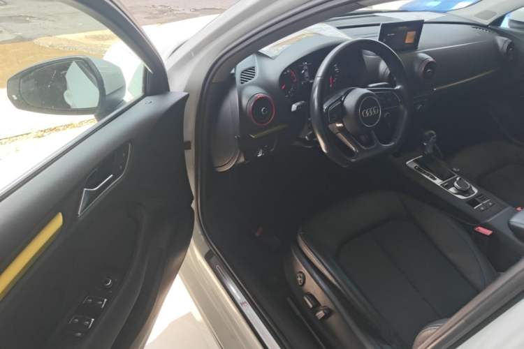 Used Audi A3 2020 Limousine 35 TFSI Fashion Edition China VI Emission Standard Driver Seat