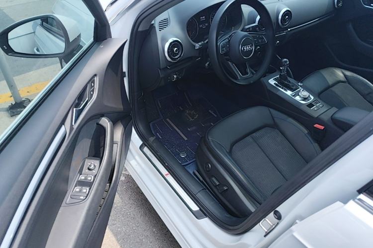 Used Audi A3 2020 Sportback 35 TFSI Fashion Edition China VI Emission Standard Driver Seat
