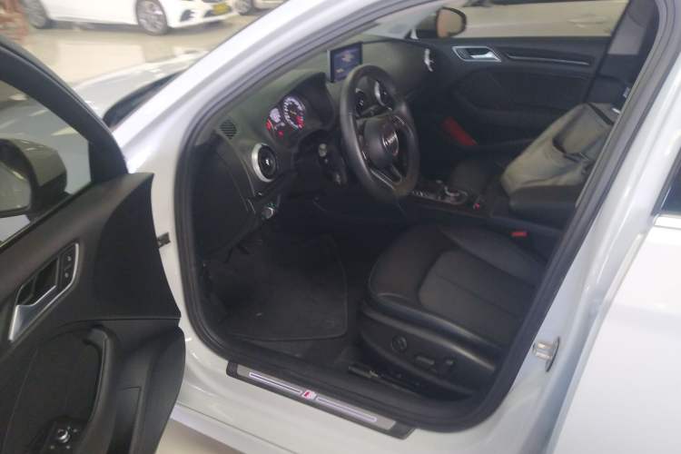 Used Audi A3 2020 Limousine 35 TFSI Fashion Edition China VI Emission Standard Driver Seat
