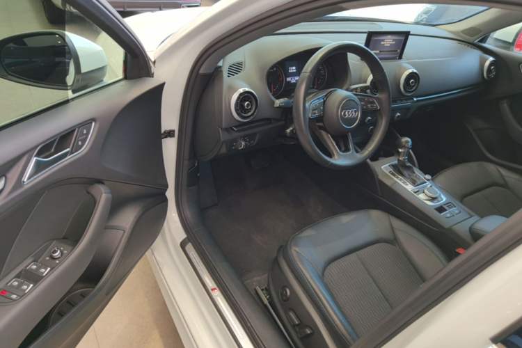 Used Audi A3 2020 Limousine 35 TFSI Fashion Edition China VI Emission Standard Driver Seat