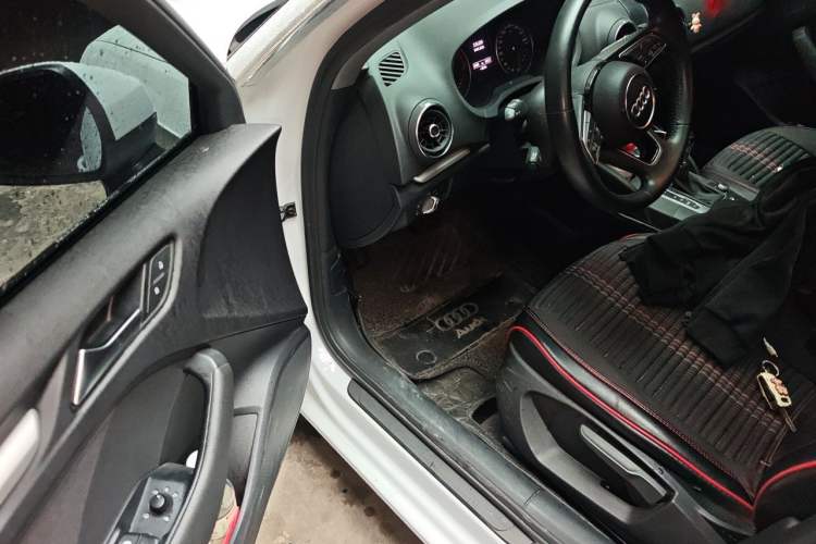 Used Audi A3 2020 Restyled Sportback 35 TFSI Entry-Level China VI Emission Standard Driver Seat