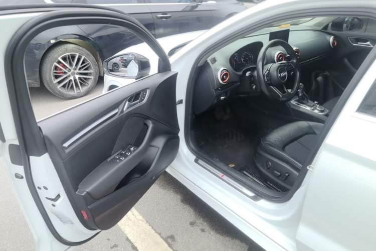 Used Audi A3 2020 Limousine 35 TFSI Fashion Edition China VI Emission Standard Driver Seat