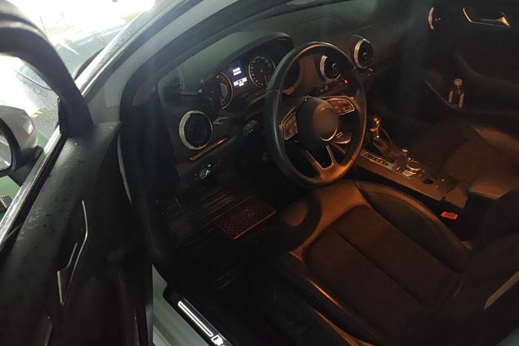 Used Audi A3 2020 Sportback 35 TFSI Fashion Edition China VI Emission Standard Driver Seat