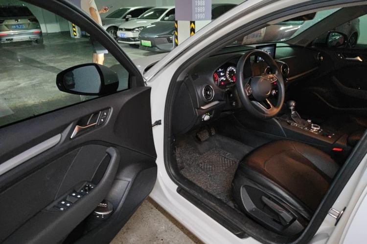 Used Audi A3 2020 Sportback 35 TFSI Ambition China VI Driver Seat