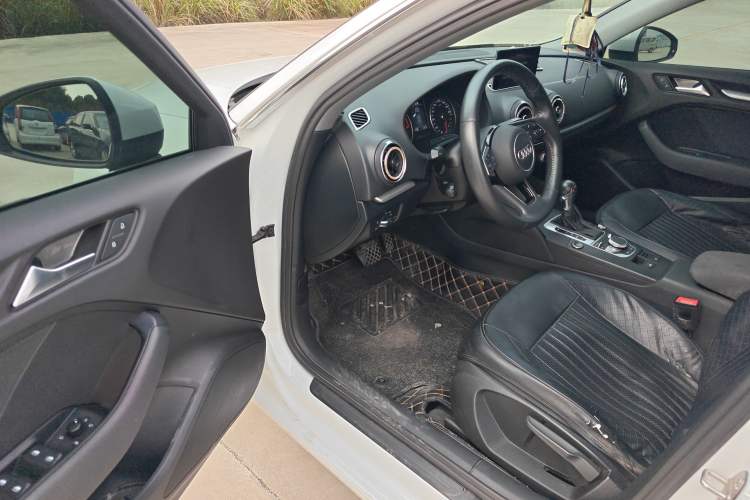 Used Audi A3 2020 Restyled Sportback 35 TFSI Entry-Level China VI Emission Standard Driver Seat