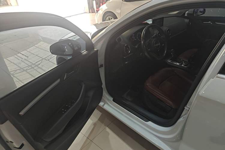 Used Audi A3 2020 Limousine 35 TFSI Ambition China VI Driver Seat
