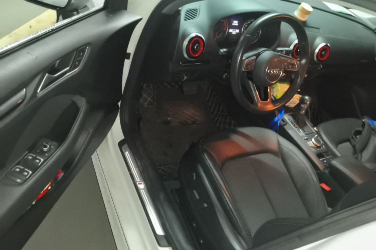 Used Audi A3 2020 Limousine 35 TFSI Fashion Edition China VI Emission Standard Driver Seat