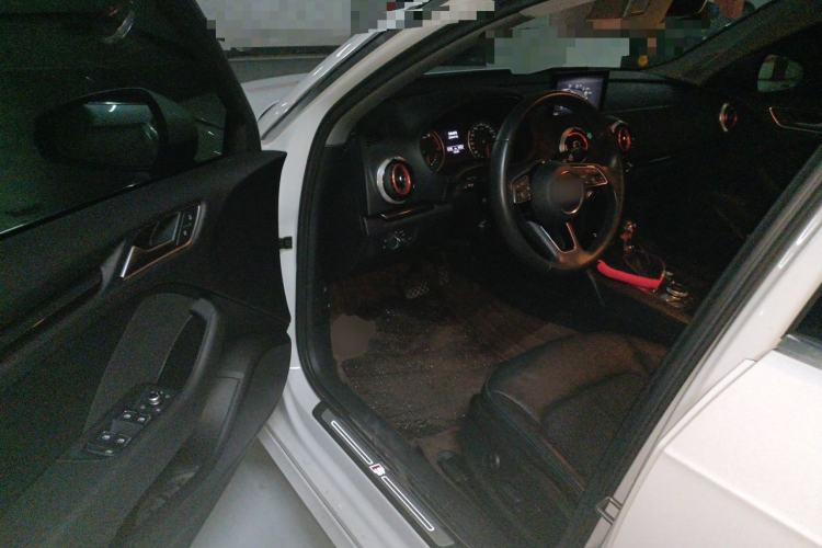 Used Audi A3 2020 Sportback 35 TFSI Fashion Edition China VI Emission Standard Driver Seat