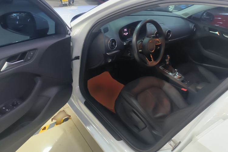 Used Audi A3 2020 Limousine 35 TFSI Ambition China VI Driver Seat