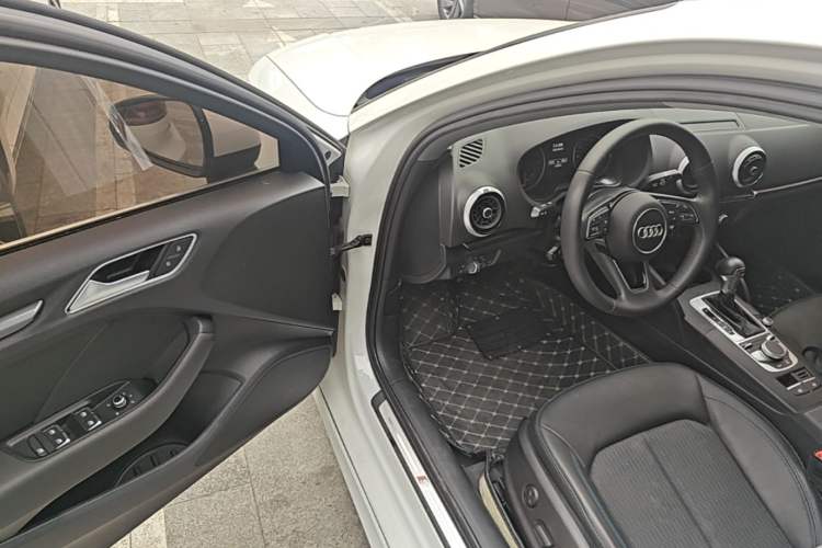 Used Audi A3 2020 Limousine 35 TFSI Fashion Edition China VI Emission Standard Driver Seat