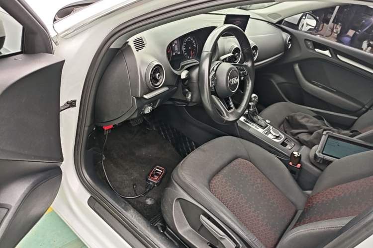 Used Audi A3 2020 Restyled Sportback 35 TFSI Entry-Level China VI Emission Standard Driver Seat