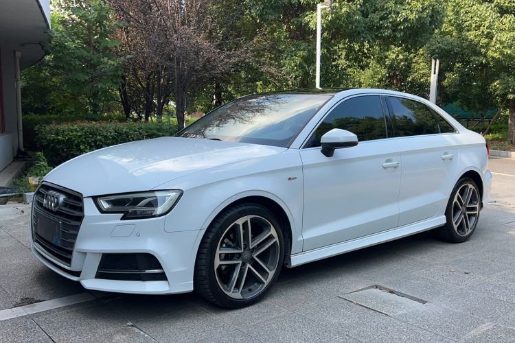 Used Audi A3 2020 Limousine 35 TFSI Sporty Version China VI Guazi used car, China used car export, Used car for sale, Used cars, Cheapest cars for sale