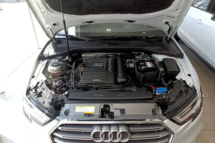 Used Audi A3 2020 Limousine 35 TFSI Fashion Edition China VI Emission Standard Engine Bay