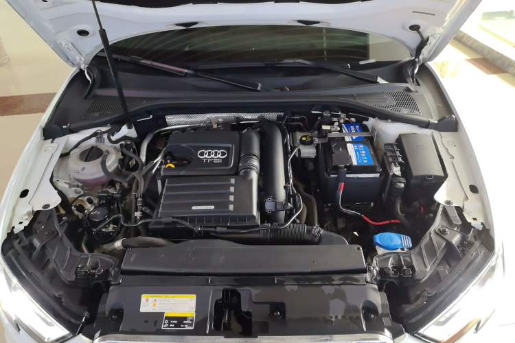 Used Audi A3 2020 Limousine 35 TFSI Ambition China VI Engine Bay