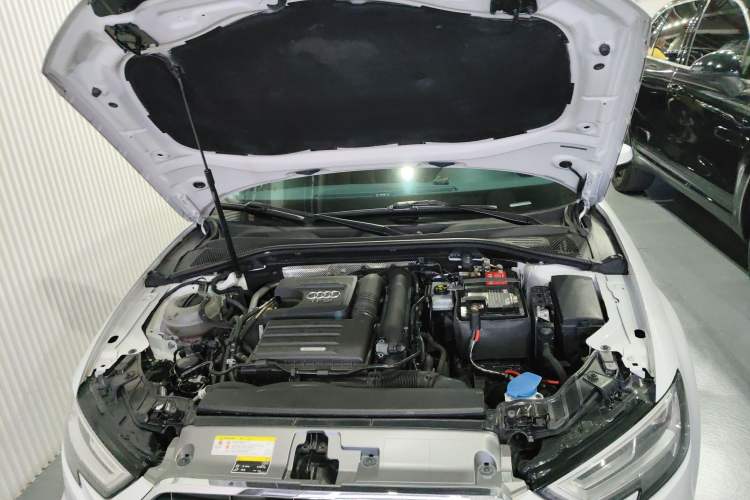 Used Audi A3 2020 Limousine 35 TFSI Fashion Edition China VI Emission Standard Engine Bay