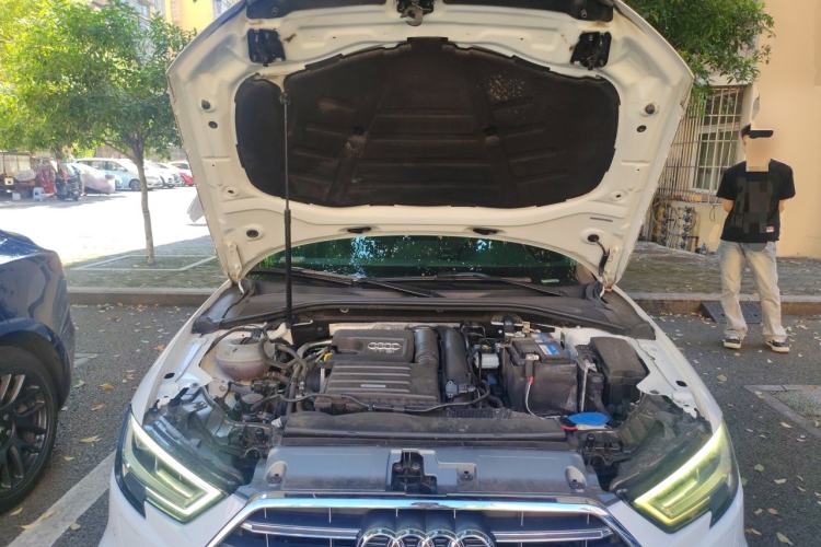Used Audi A3 2020 Limousine 35 TFSI Fashion Edition China VI Emission Standard Engine Bay
