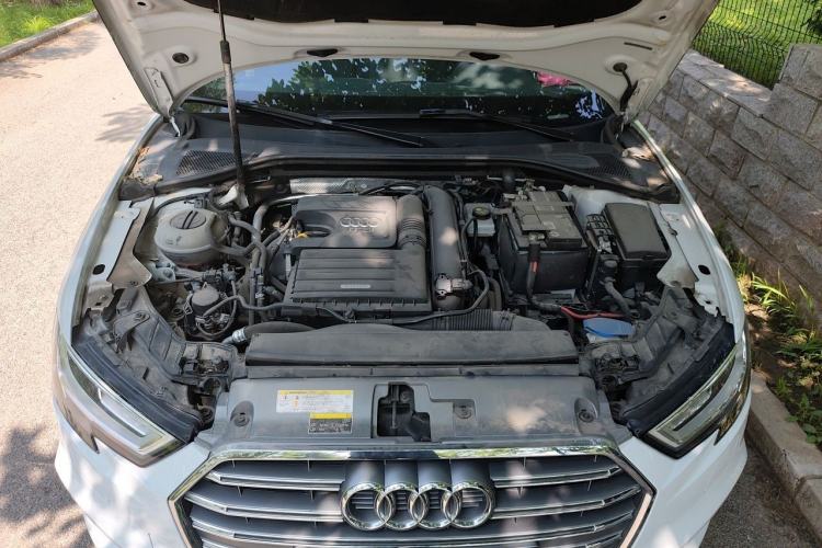 Used Audi A3 2020 Sportback 35 TFSI Fashion Edition China VI Emission Standard Engine Bay