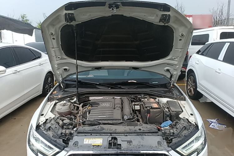 Used Audi A3 2020 Limousine 35 TFSI Fashion Edition China VI Emission Standard Engine Bay