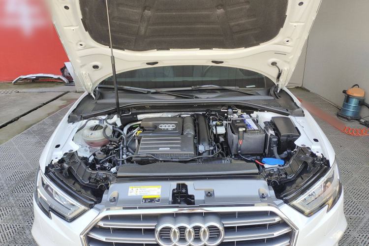 Used Audi A3 2020 Sportback 35 TFSI Fashion Edition China VI Emission Standard Engine Bay