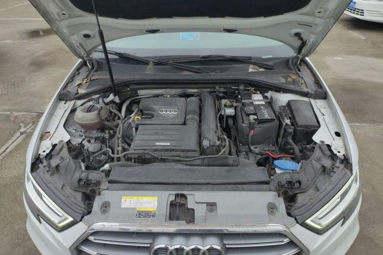 Used Audi A3 2020 Sportback 35 TFSI Fashion Edition China VI Emission Standard Engine Bay