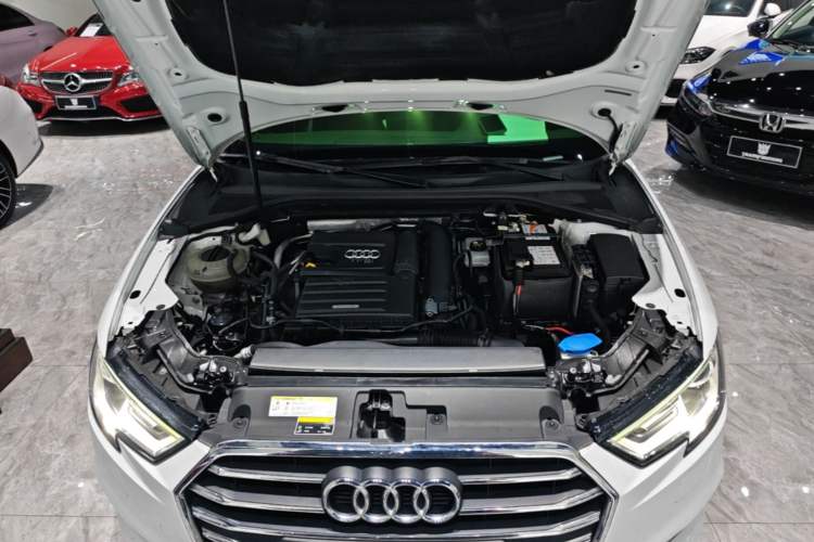 Used Audi A3 2020 Sportback 35 TFSI Ambition China VI Engine Bay
