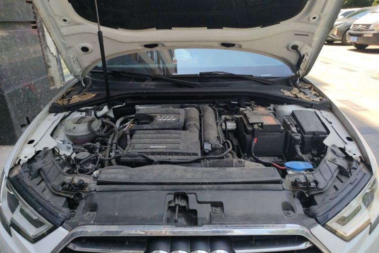 Used Audi A3 2020 Limousine 35 TFSI Ambition China VI Engine Bay